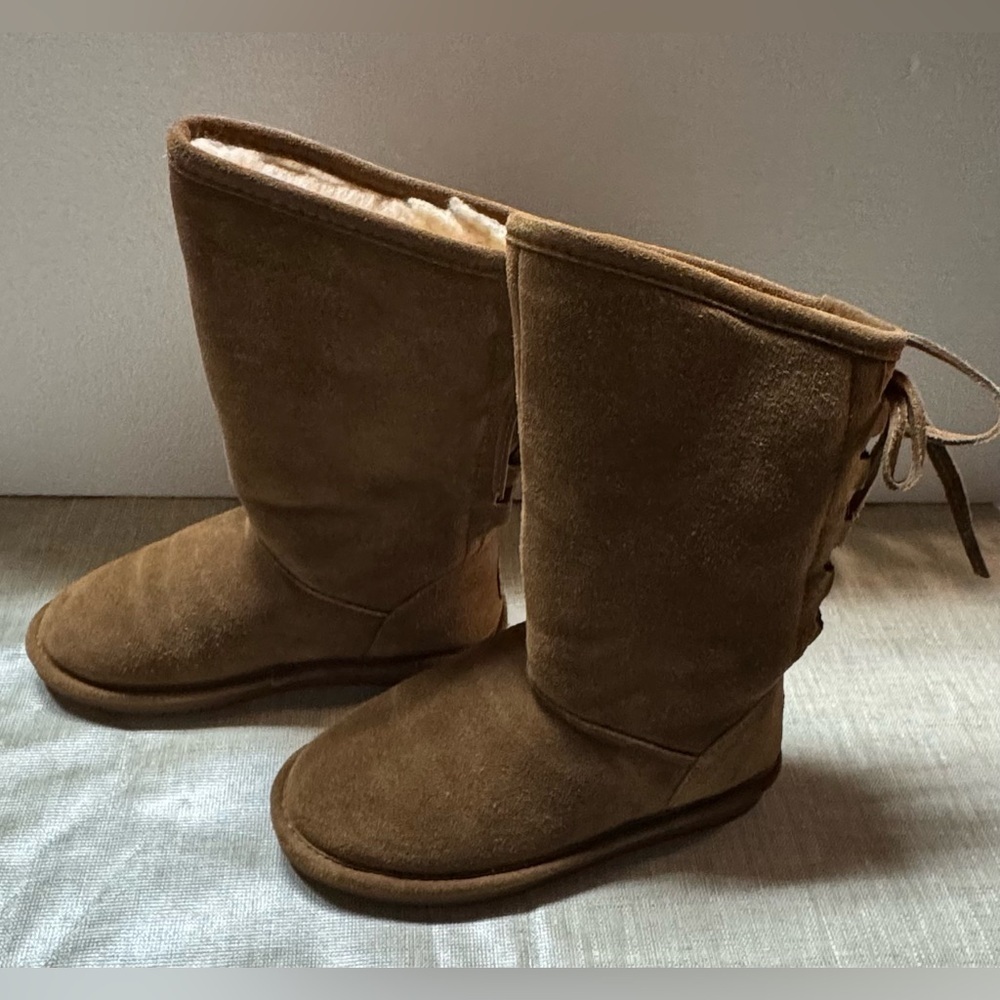 Bearpaw Phylly Youth Winter Boots -
Size 4 - Picture 3 of 8